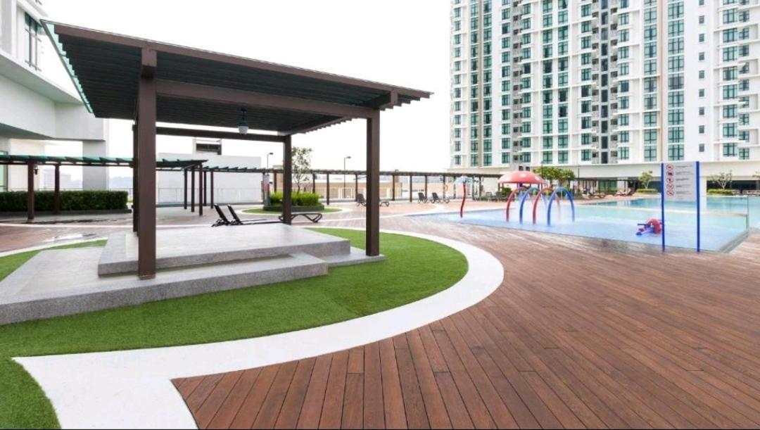Shaftsbury Putrajaya At Alamanda Mall Apartment Exterior photo